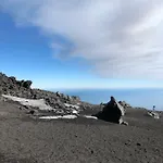 לינה וארוחת בוקר L'agrifoglio Dell'etna 3*