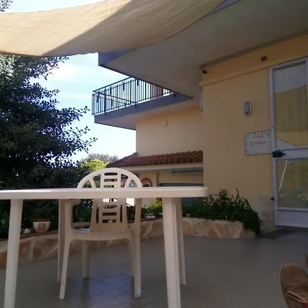 L'agrifoglio Dell'etna Bed and Breakfast