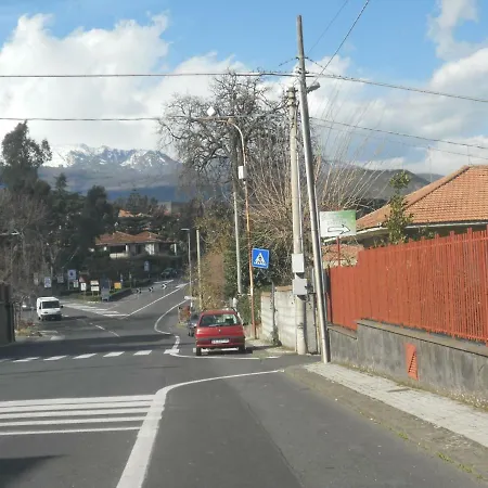 L'agrifoglio Dell'etna Nocleg ze śniadaniem *