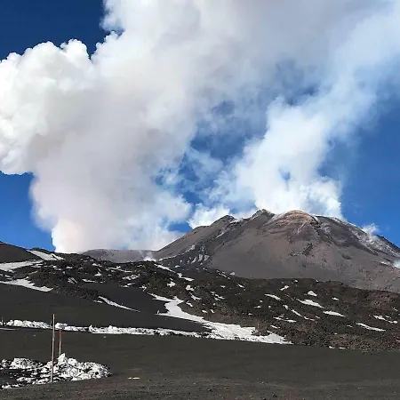 L'agrifoglio Dell'etna Nocleg ze śniadaniem *